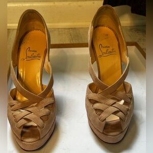 Christian Louboutin pale pink/tan heel size 8.5